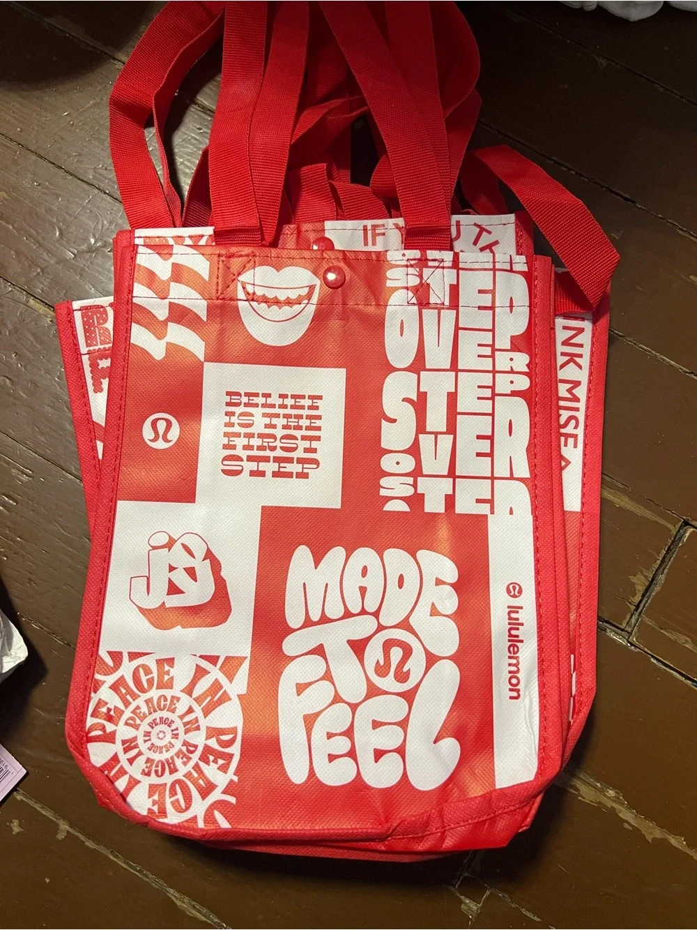 lululemon athletica Red Reusable Party Tote Bag - Set of 6